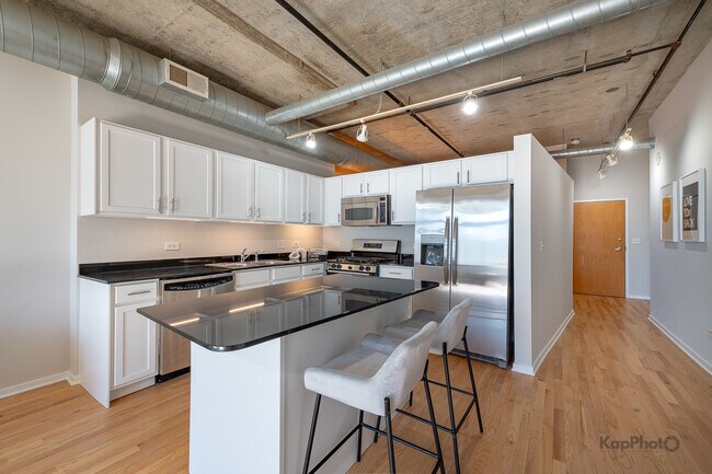 Foto del edificio - 933 W Van Buren St