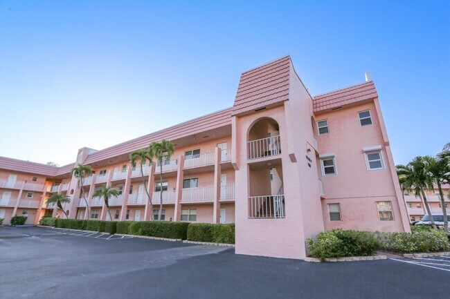 Foto del edificio - ***NEWLY UPDATED***1 BED/1 BATH***ANNUAL R...