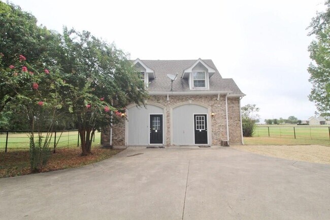 Building Photo - 1212 Broadhead Rd