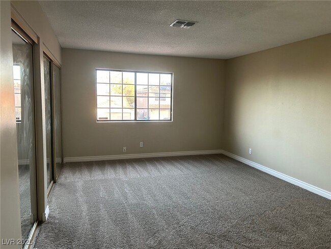 Building Photo - 228 Moose Ln