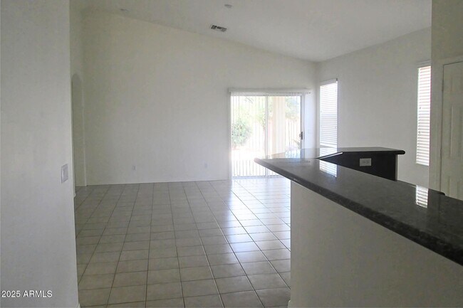 Foto del edificio - 7551 Dusty Boot Rd