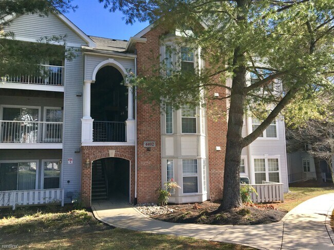 Building Photo - 4402 Silverbrook Ln