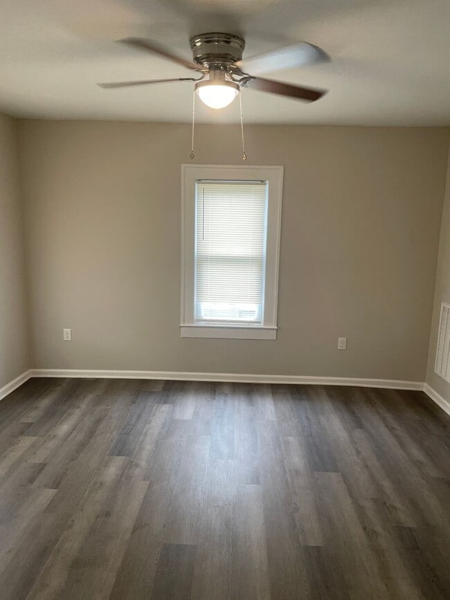 Photo - 816 Efird St House