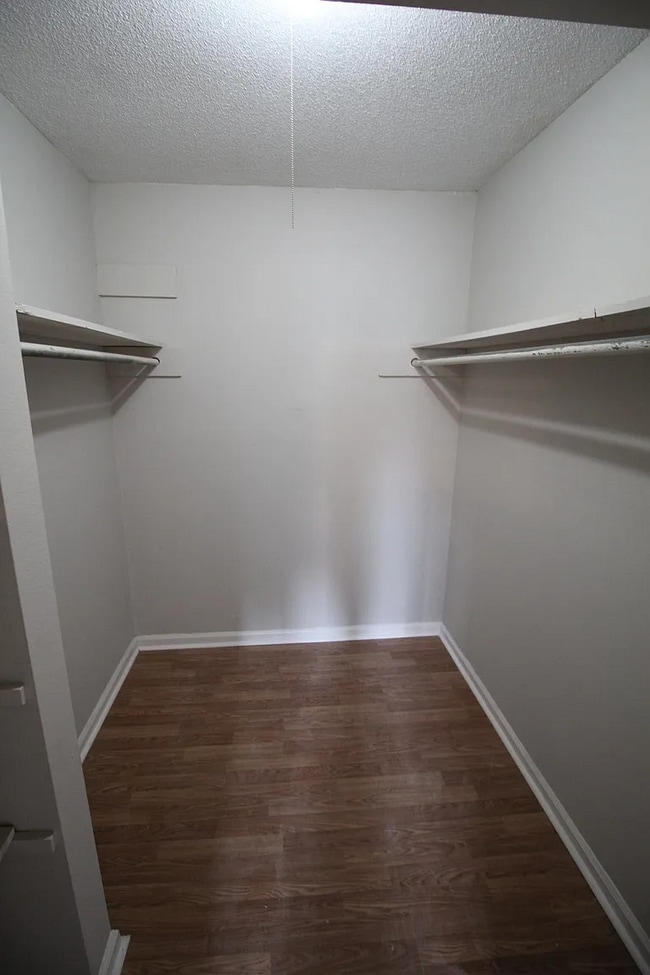 Building Photo - 107 Thornwell Ct