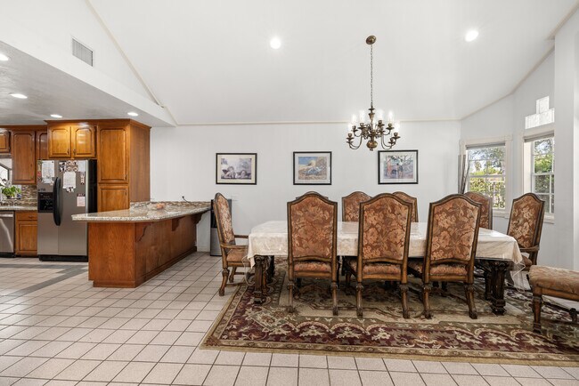 Foto del edificio - 15028 Hesby St