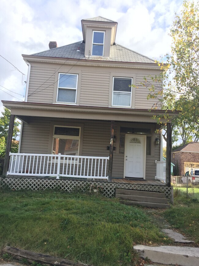 Foto del edificio - 43 Oakwood Rd