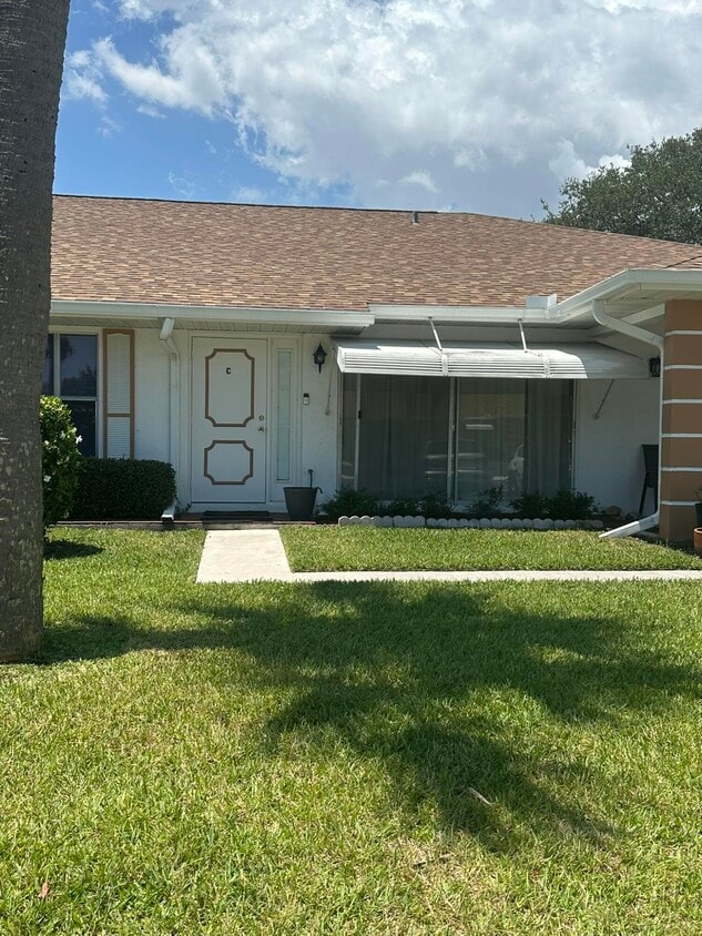 Foto principal - 933 Savannas Point Dr