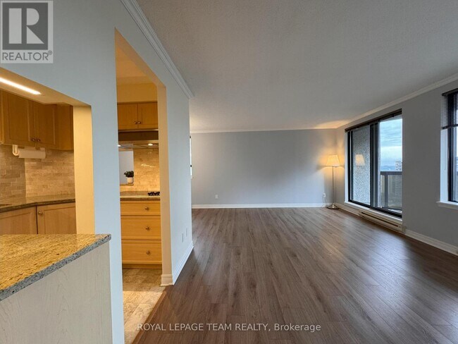Photo du bâtiment - 470-1470 Laurier Ave W