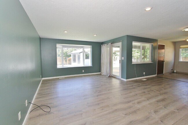 Foto del edificio - 3873 N Manchester St