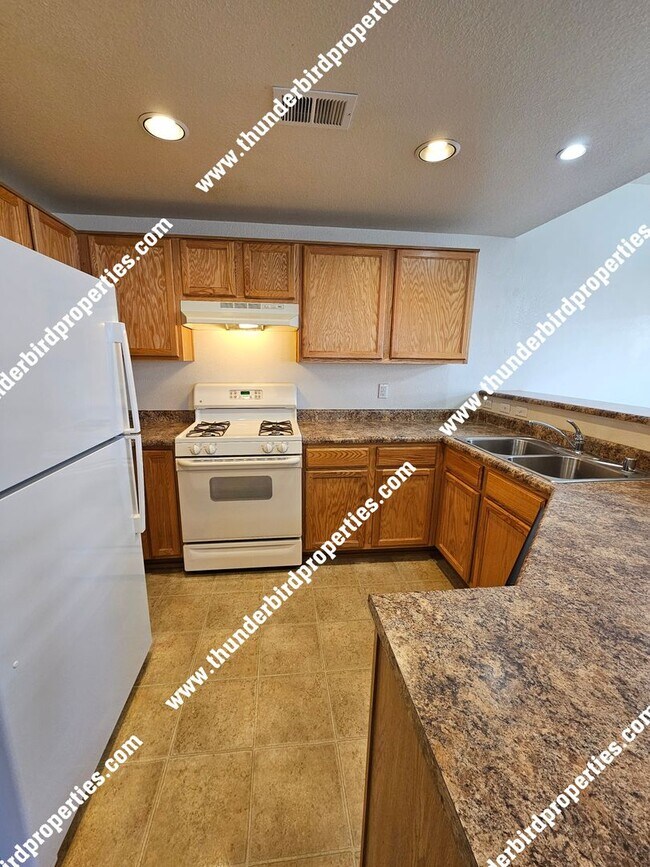 Building Photo - Available soon!!! Nice 2 Bedroom, 2 Bathroom, 1 Car Garage and 1,157 Sq Ft. Condo in Gated Commun...