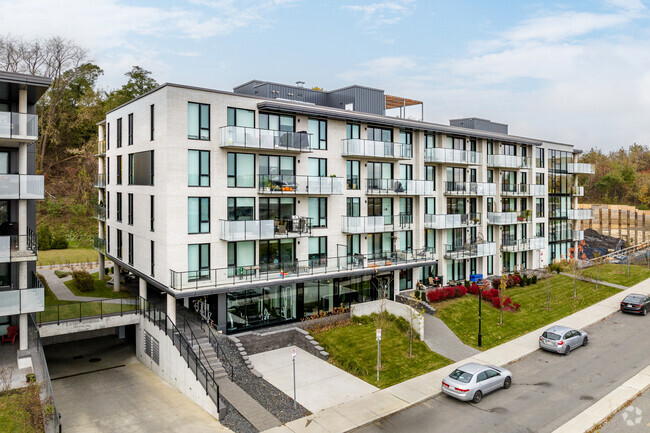 Building Photo - Bellevue Phase 2