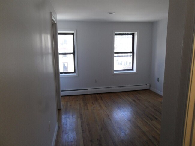 Foto del edificio - 293 Grove St