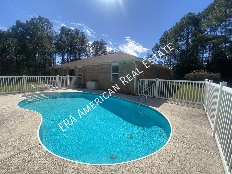 Primary Photo - 5 bedroom with pool!