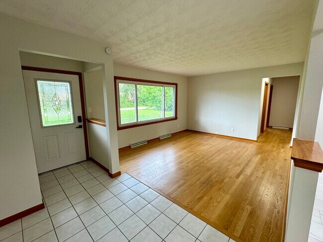 Living room # 1 - 16530 S McAllister Rd