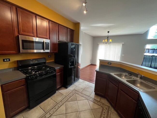 Building Photo - 6924 Clearwater Dr