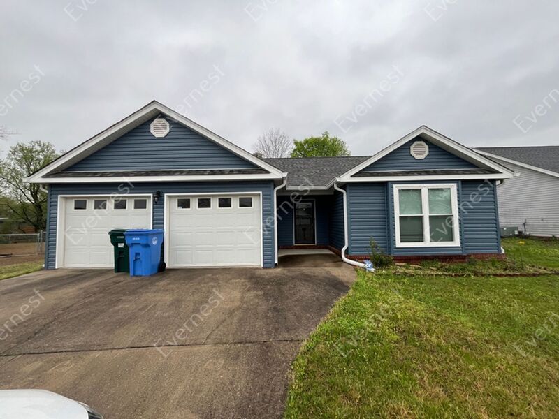 Primary Photo - 1726 Hawk Run Ln