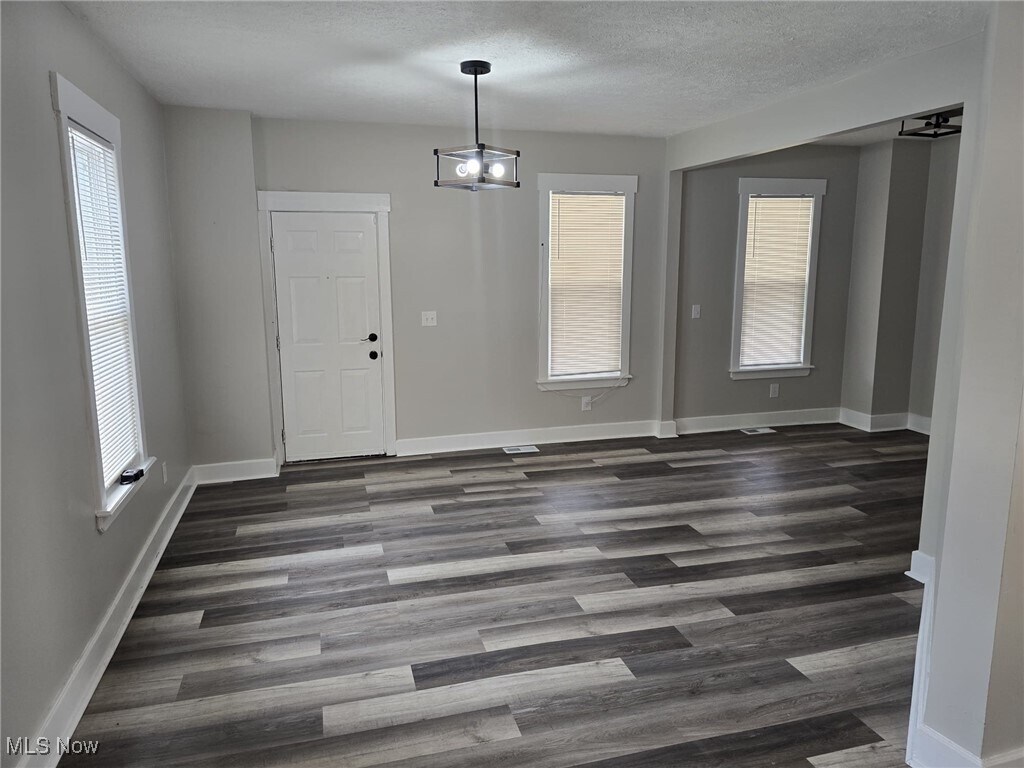 2437 E 84th St Cleveland, OH 44104 – photo 2