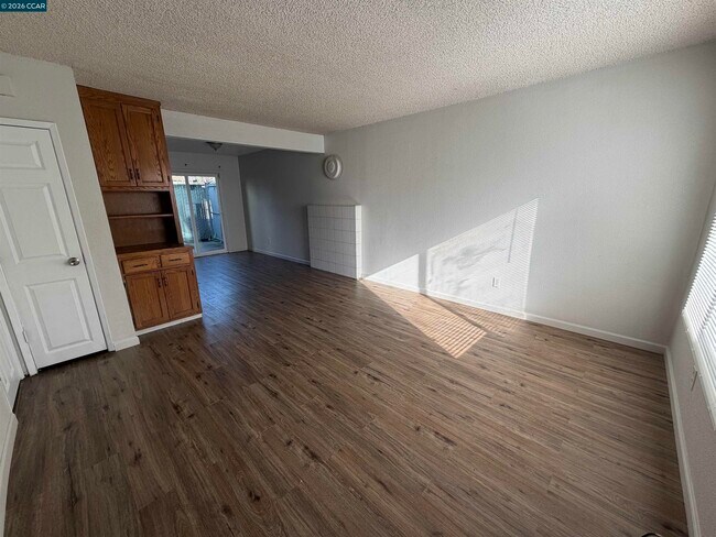 Foto del edificio - 1648 W N Bear Creek Dr