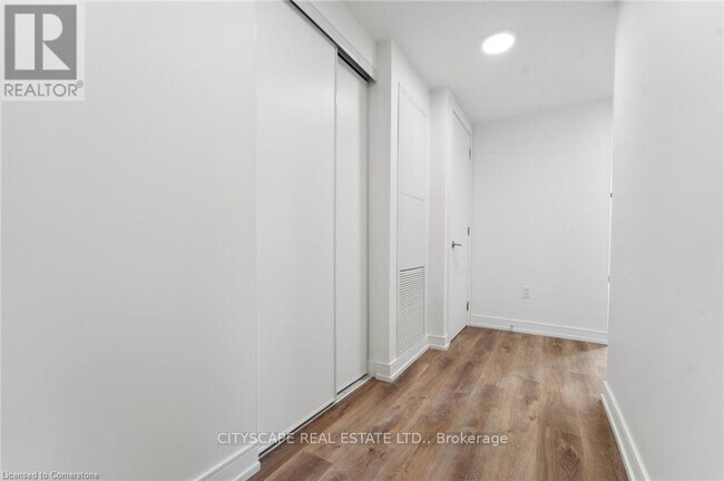 Photo du bâtiment - 1 Jarvis St