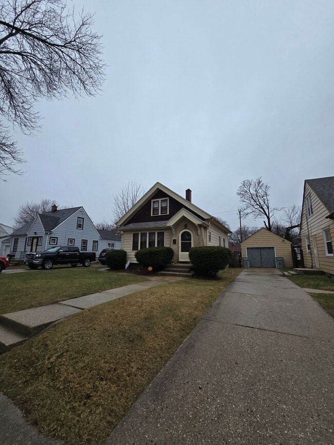 Building Photo - 5459 N 53rd St