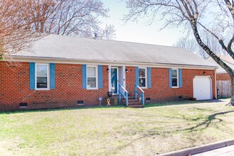 Building Photo - 1021 Wynngate Dr