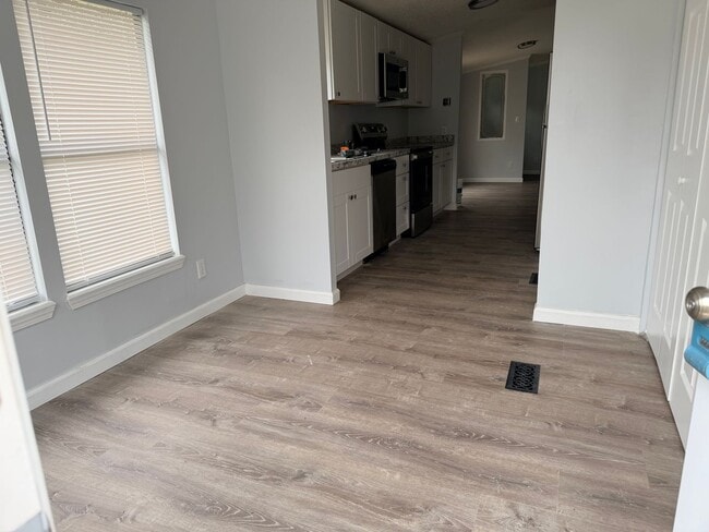 Photo - Rare Rockford rental available now! House