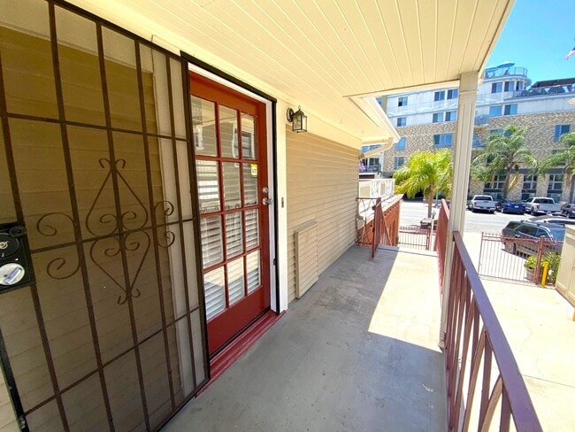 Building Photo - 418 Thorn St