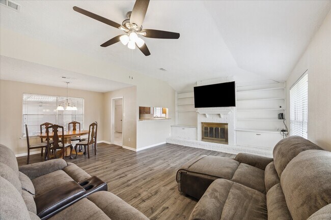 Foto del edificio - 9746 Dover Hill Rd