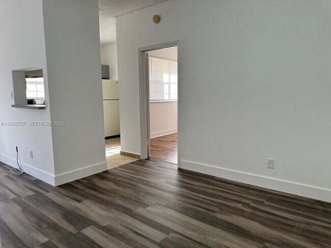 Foto del edificio - 891 Cypress Park Way