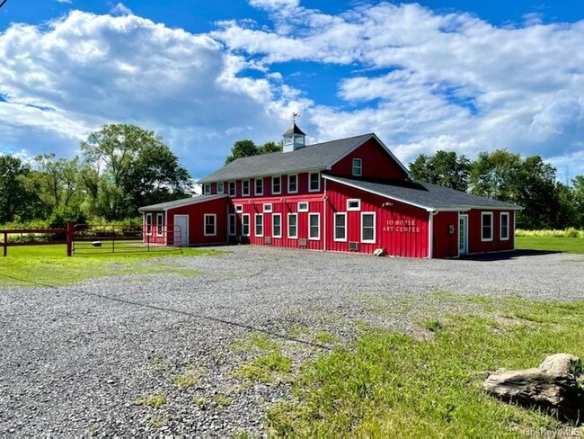 Foto del edificio - 67 Black Creek Rd