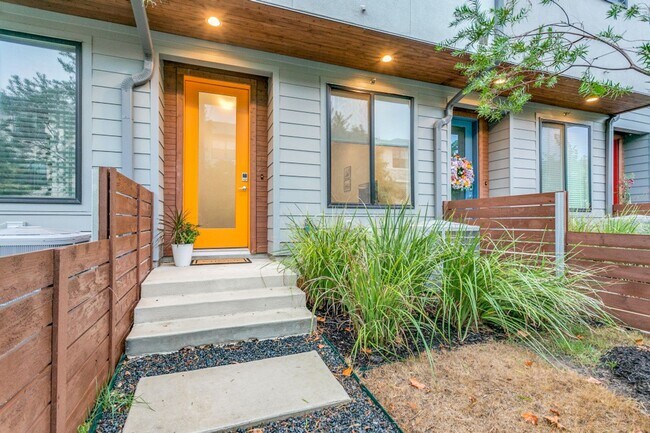 Foto del edificio - CONTEMPORARY MAHNCKE PARK TOWNHOME