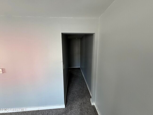Foto del edificio - 663 2nd Ave