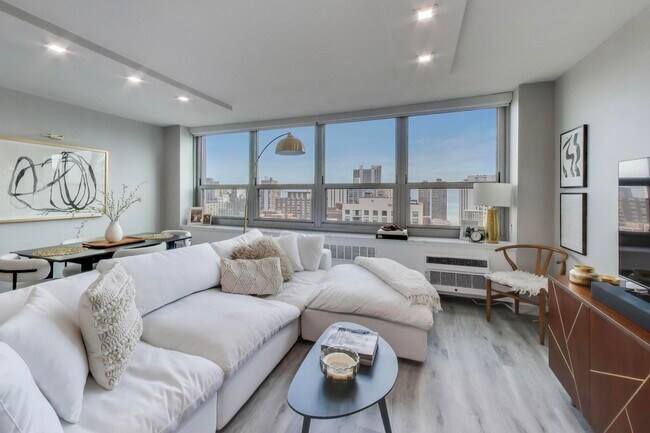 Foto del edificio - 1255 N Sandburg Terrace