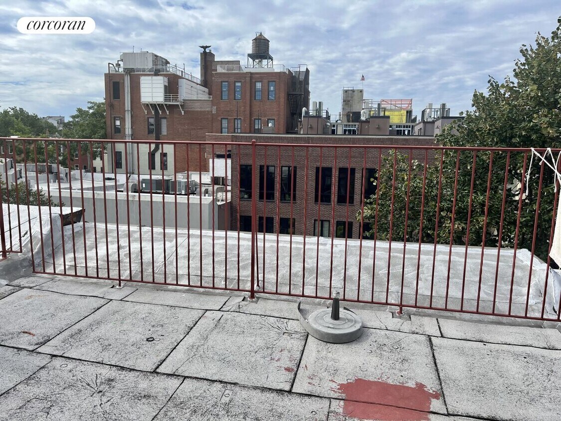 Foto del edificio - 347 13th St