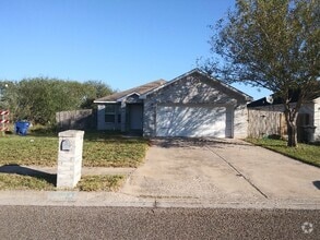 Building Photo - 4720 Sandpiper Ave