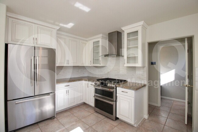 Building Photo - 7650 E Williams Dr