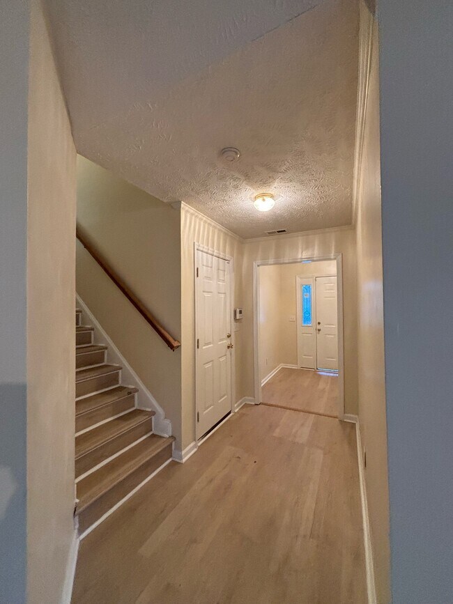 Foto del edificio - 1135 Derbyshire Rd