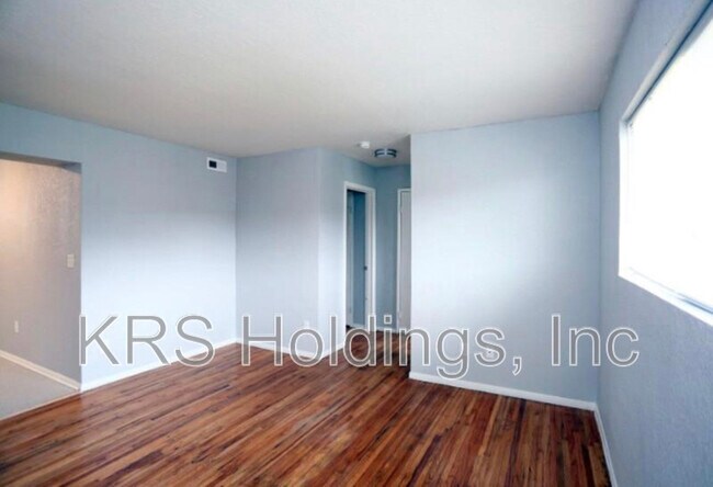 Foto del edificio - 4128 Newsome Dr