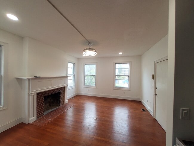 Building Photo - 347 Alden Ave