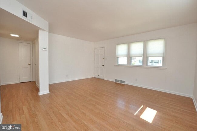 Foto del edificio - 432 N Coles Ave