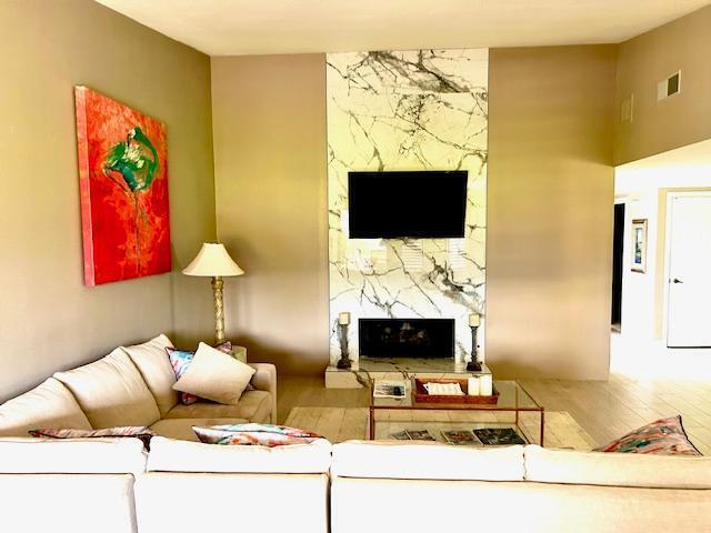 Building Photo - 153 Camino Arroyo N