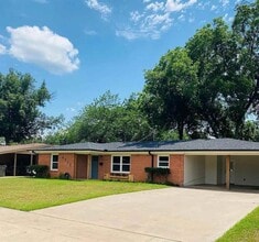 Building Photo - 4808 Alamo Dr