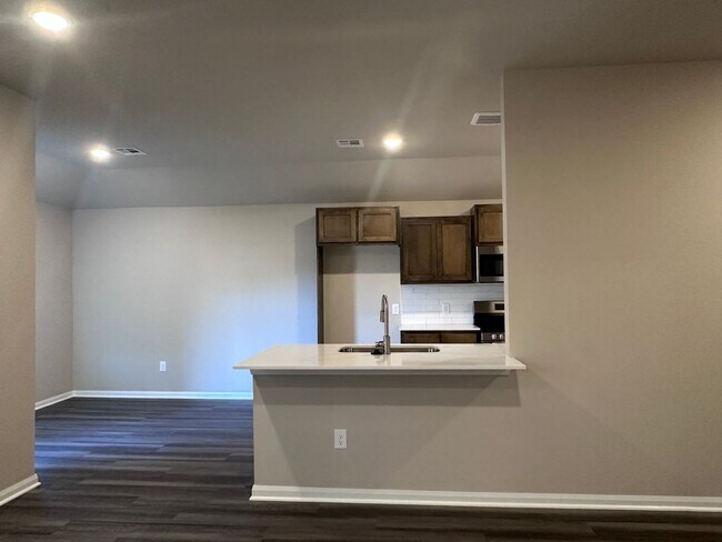 Foto del edificio - 9213 Blackfork Ln