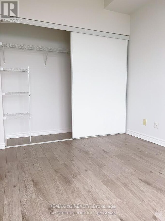 Building Photo - 18 Holmes Ave