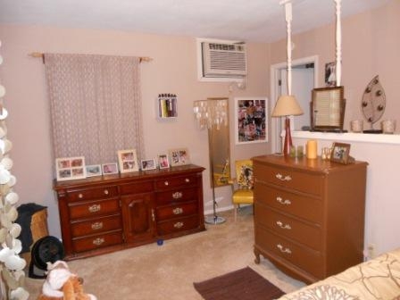 Bedroom - 400 N Maple St