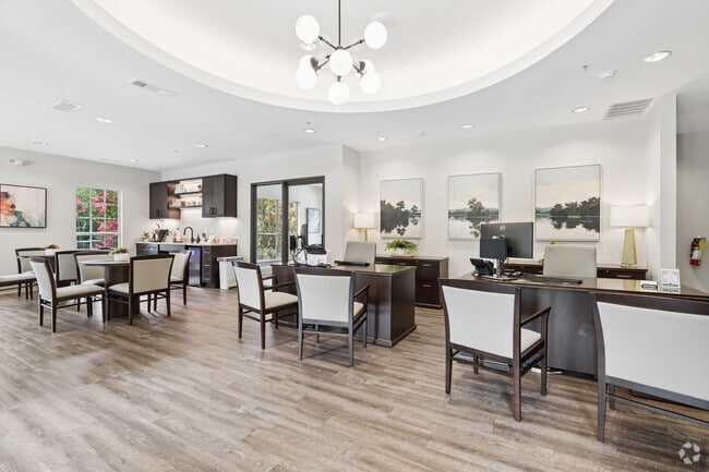 Oficina de arrendamiento - Collingwood Apartments