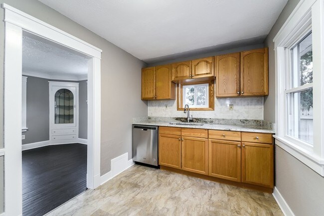 Foto del edificio - 1593 Blossom Park Ave