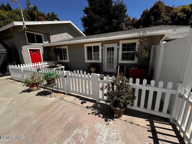 Foto del edificio - 718 Greenbriar Ave