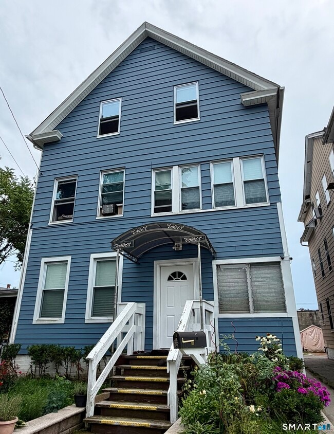 Building Photo - 14 Kenyon St