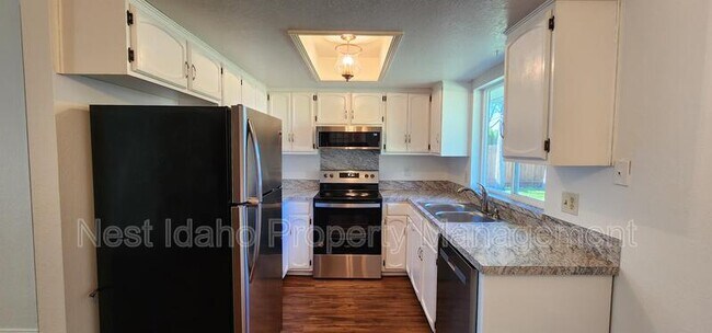 Building Photo - 1781 N Todd Way